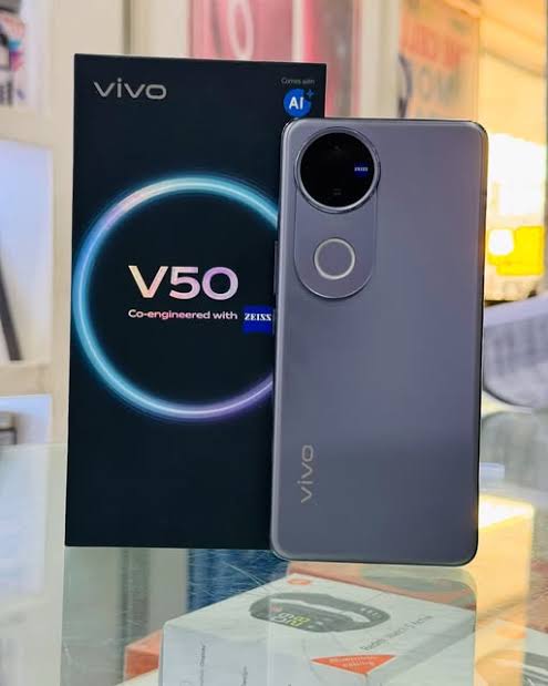 Vivo V50 12/256 مستعمل